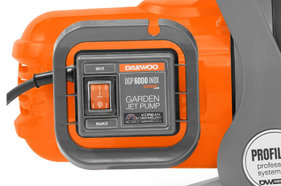 Предотвращает попадание влаги внутрь насоса, обеспечивая надежную защиту электрооборудования в условиях повышенной влажности.