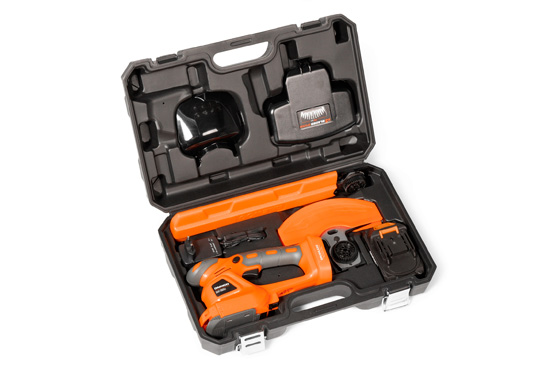 Всю комплектацию удобно хранить и переносить в пластиковом кейсе.