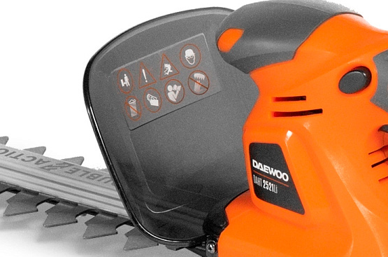 Прозрачный защитный щиток обеспечивает безопасность рук во время работы.